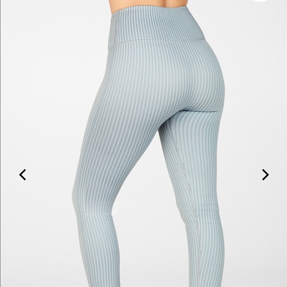 High-Waisted Seamless Rib Legging - Picture 3 of 7